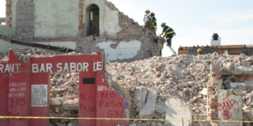 Mueren dos en desplome de techo en Tampico