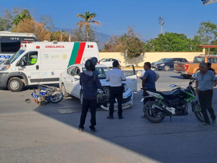 Tumban a motociclista en el 8 Michoacán