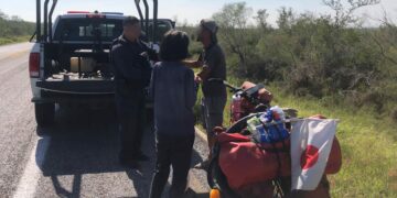 Localizan y auxilian a ciclistas japoneses en carretera de Tamaulipas