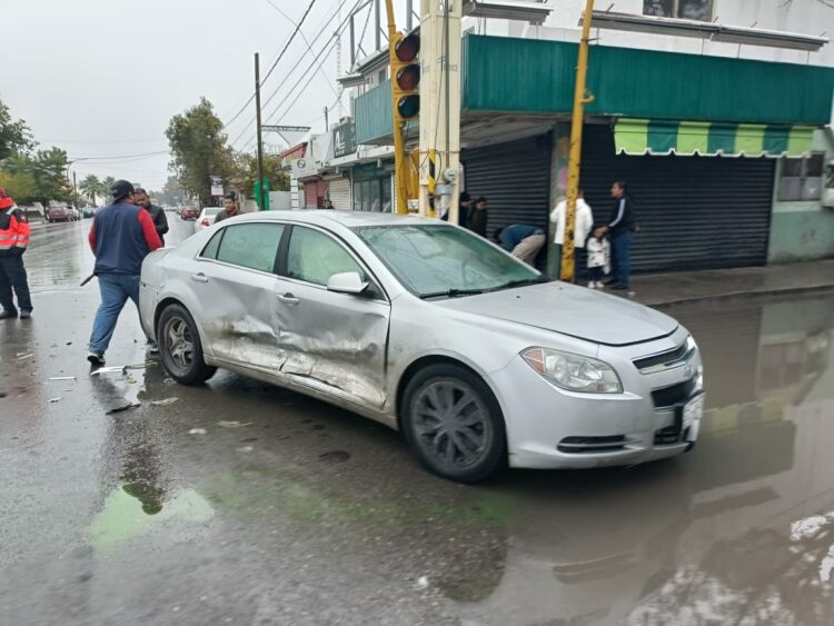 Aparatoso choque deja varios lesionados en el 19 Carrera Torres