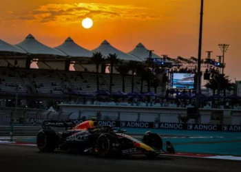 Checo Pérez queda en quinto en la practica libre