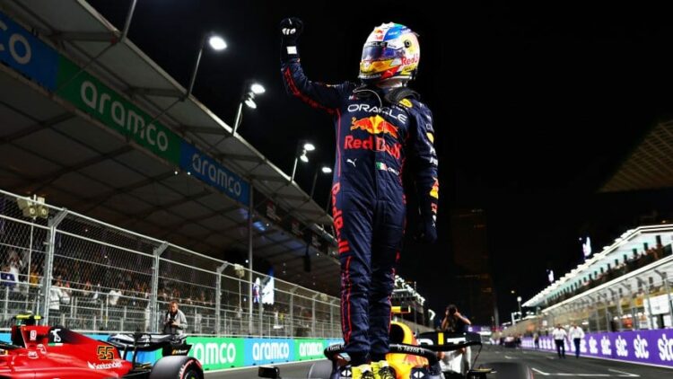 Checo Pérez es subcampeón del mundo