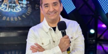 Conoce a Ernesto Chavana conductor regiomontano