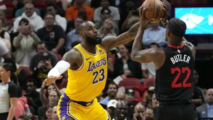 Miami Heat se Impone a Los Lakers en un duelo de Titanes