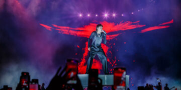 Peso Pluma enamora a Regios en estadio de los Sultanes