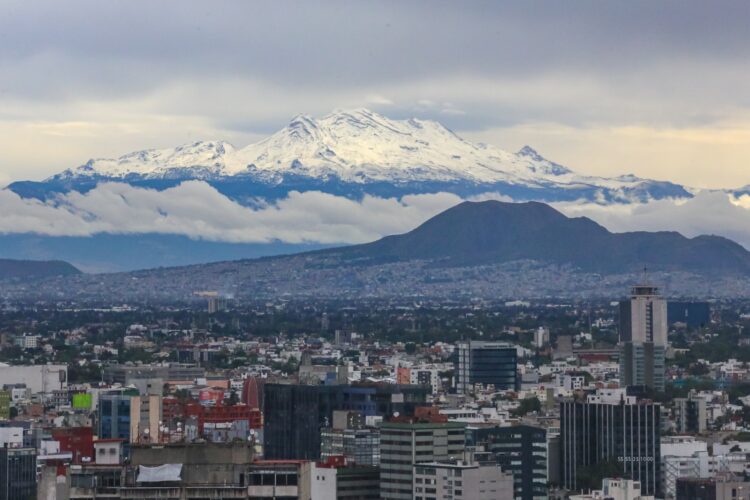 El Popocatépetl se pinta de blanco tras nevada