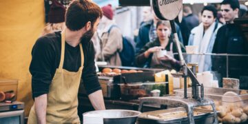 AMLO propone reducir jornada laboral