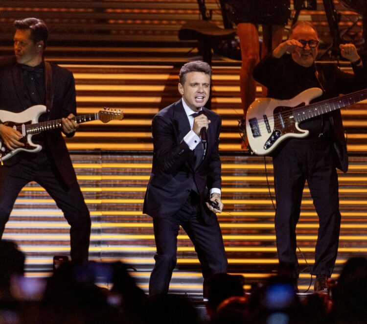 Posponen concierto de Luis Miguel