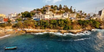 Turistas llegan a Acapulco