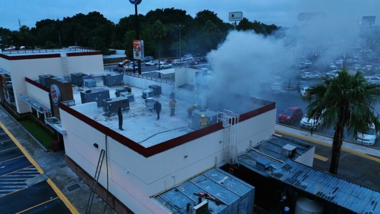 Se incendia Burger King en Ciudad Victoria