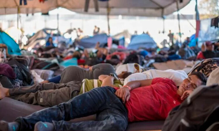 migrantes varados en Juárez