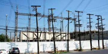 Apagones y planta suspendida en Monterrey