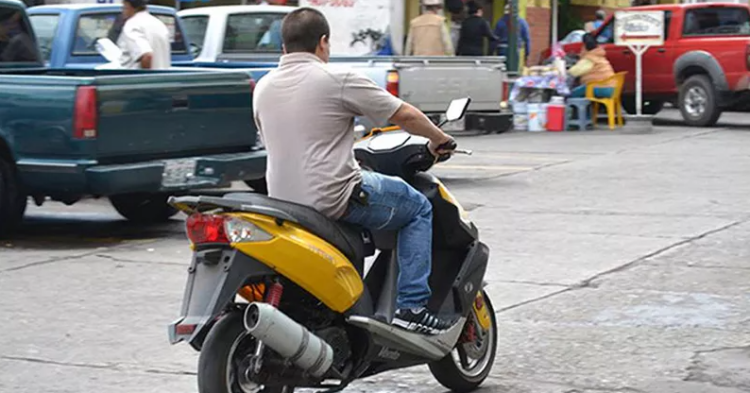Aumentarán multas a motociclistas sin cascos