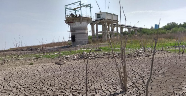 Cierre de presa al agro afecta a productores