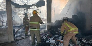 Se quema taller de piñatas