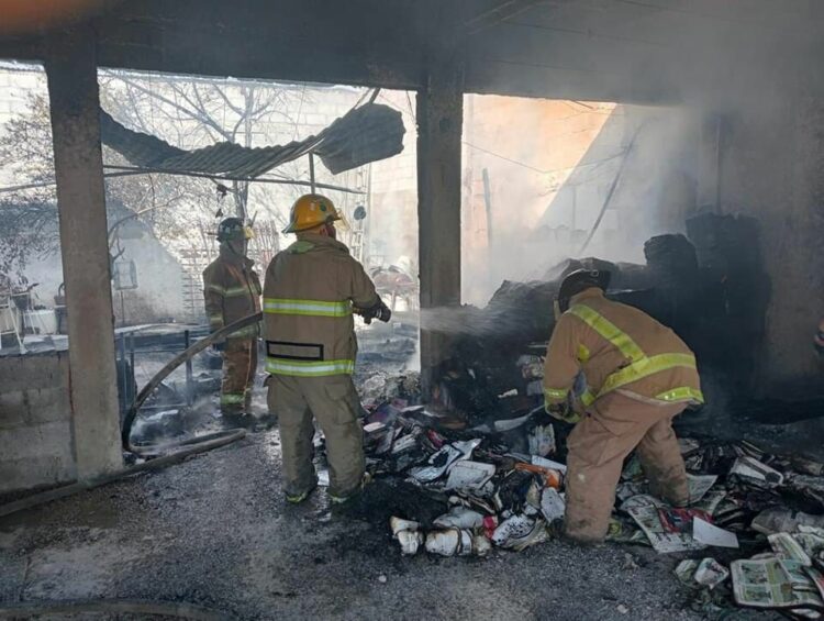 Se quema taller de piñatas