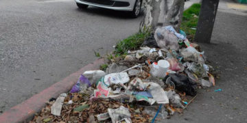 Vecinos denuncian a los tira basura