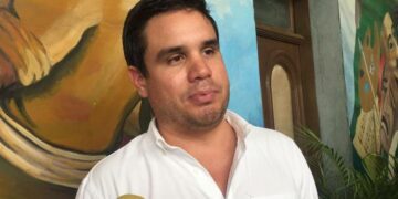 Restauranteros reciben 10% de descuento en permiso de alcoholes