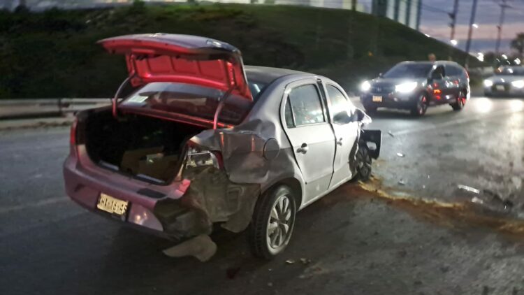 Fuerte percance vial en el Lib. Naciones Unidas