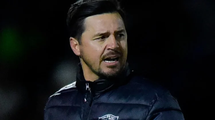 Otro entrenador mexicano despedido de la competición