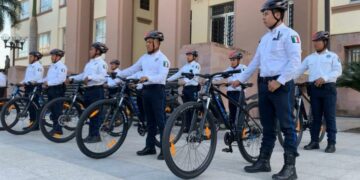 Elementos de policia en bicicleta. Foto tomada de NotiGape