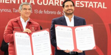 Refuerza gobernador seguridad en la frontera tamaulipeca; entrega patrullas y despliega más policías