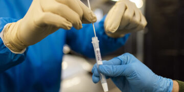 Desarrollan dos nuevas vacunas COVID, Hay mejoras efectividad