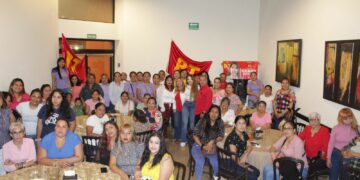 Cendy Robles remarca ante mujeres altamirenses que es la única candidata con un pasado limpio.