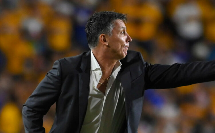 Perfilan en Tigres renovación de Siboldi