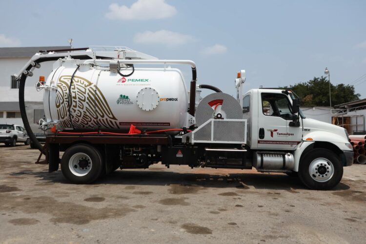 Recibe COMAPA Victoria nuevo camión Vactor