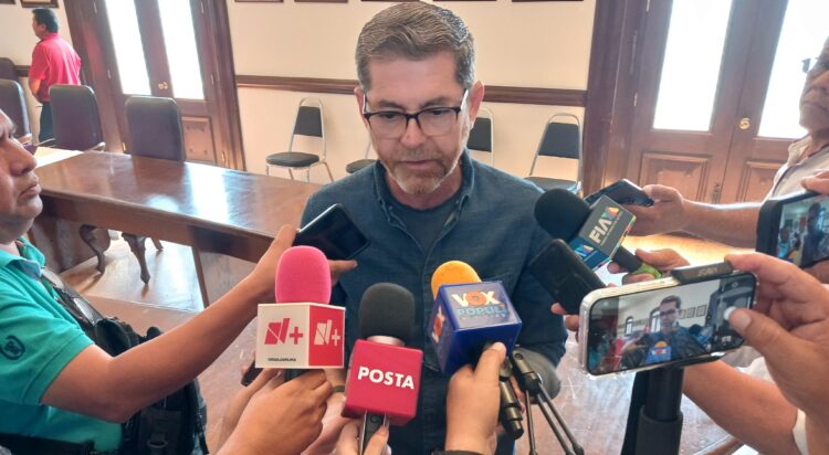 Pide Marco Cantú tener paciencia ante los cambios de horario en los Servicios Públicos.