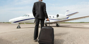 De la Nada a la Cima: Cinco Millonarios que Empezaron Desde Cero