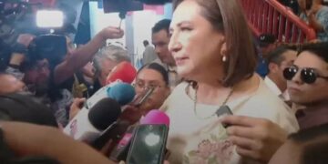 Xóchitl Gálvez se reúne con simpatizantes en Ciudad Victoria.
