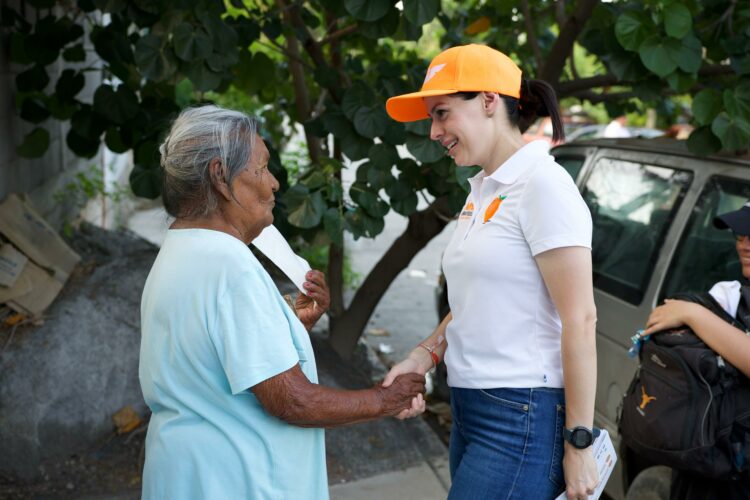 Visita Mayra Benavides a Colonos de la Echeverría