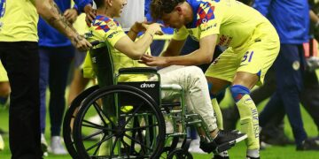 Kevin Álvarez en silla de ruedas