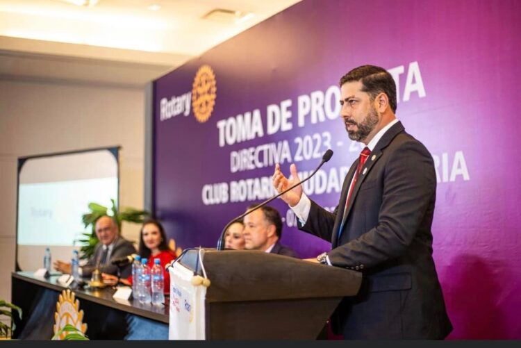 Toma de protesta club rotario cd victoria