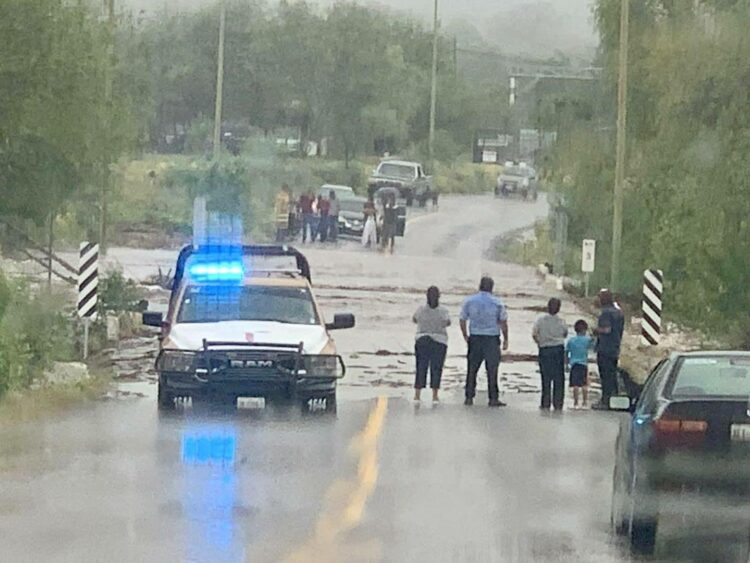 Desborde de ríos provoca cierre de vialidades en Ciudad Victoria