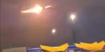 Avión-con-casi-400-pasajeros-se-incendia-en-pleno-vuelo