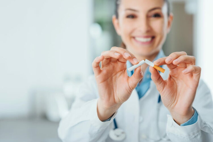 Cómo la Homeopatía Puede Ayudar a Dejar el Tabaco