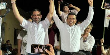 Entregan constancia de mayoría a Lalo Gattás.