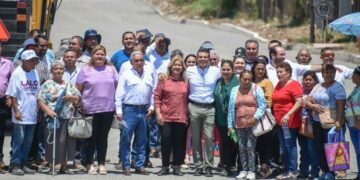 Le cumple Lalo Gattás a  vecinos de la Cuauhtémoc