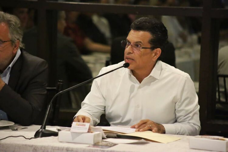 Gobierno de Victoria abre la puerta a inversionistas de Francia