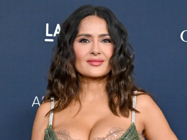 Salma Hayek celebró el triunfo de Sheinbaum