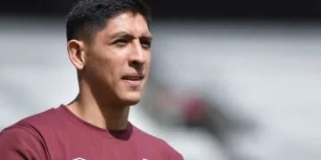 Manchester United apunta a Edson Álvarez para la próxima temporada