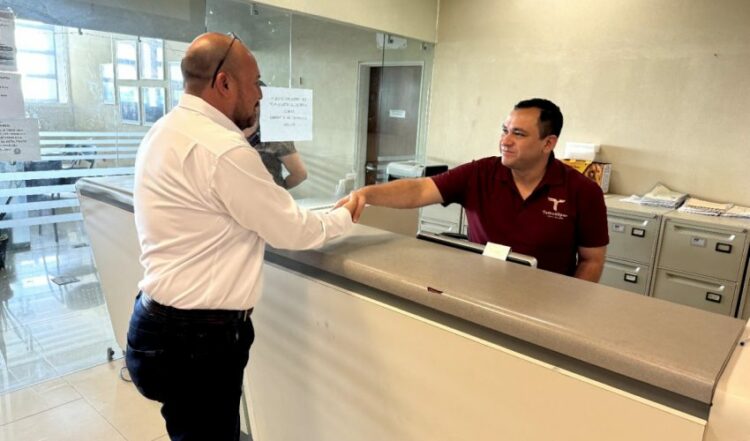 Realiza secretario general de Gobierno supervisión en Registro Civil e Instituto Registral y Catastral durante periodo vacacional