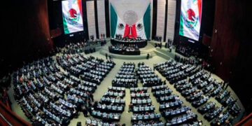 Teme AMLO que ‘poderosos’ coopten INE y TEPJF