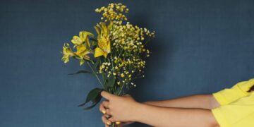Regalar flores amarillas