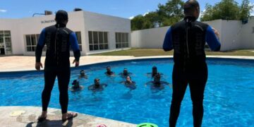 Guardia Estatal se capacita en rescate acuático y autosalvamento