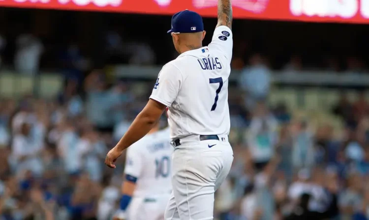 Descartan el regreso de Urias a la Selección Mexicana de Beis