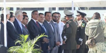 Acude Américo Villarreal a relevos de mandos de la IV Región, 8/a y 48/a Zonas Militares